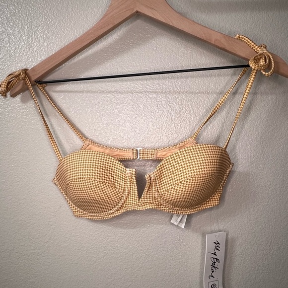 Rip Curl Bikini Top NWT Size Small - Picture 1 of 5